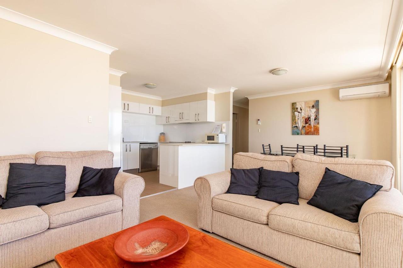 Beachpoint, Unit 402, 28 North Street Apartment Forster Bagian luar foto